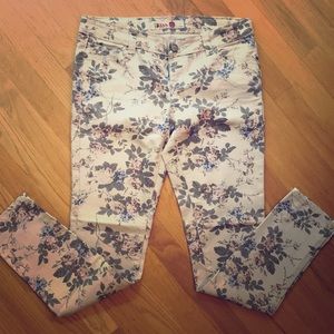 1st Kiss floral skinny jeans